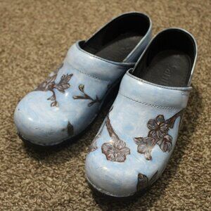 Sanita Light Blue Painted Flowers Slip On Clogs Patent Leather Size 37